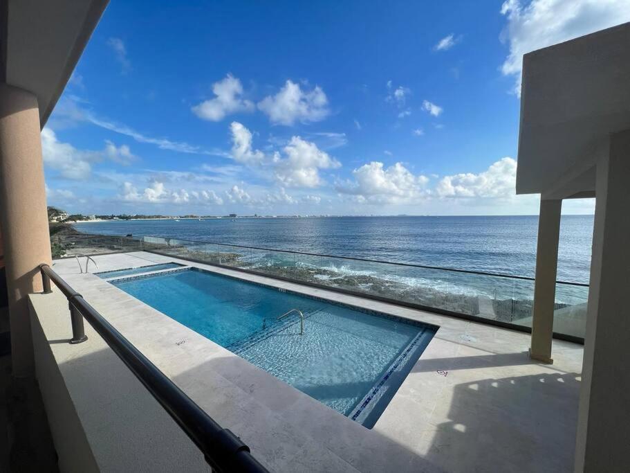 Luxury Ocean Front Seadreams 2 With 7 Mile Beach Views West Bay Exterior photo
